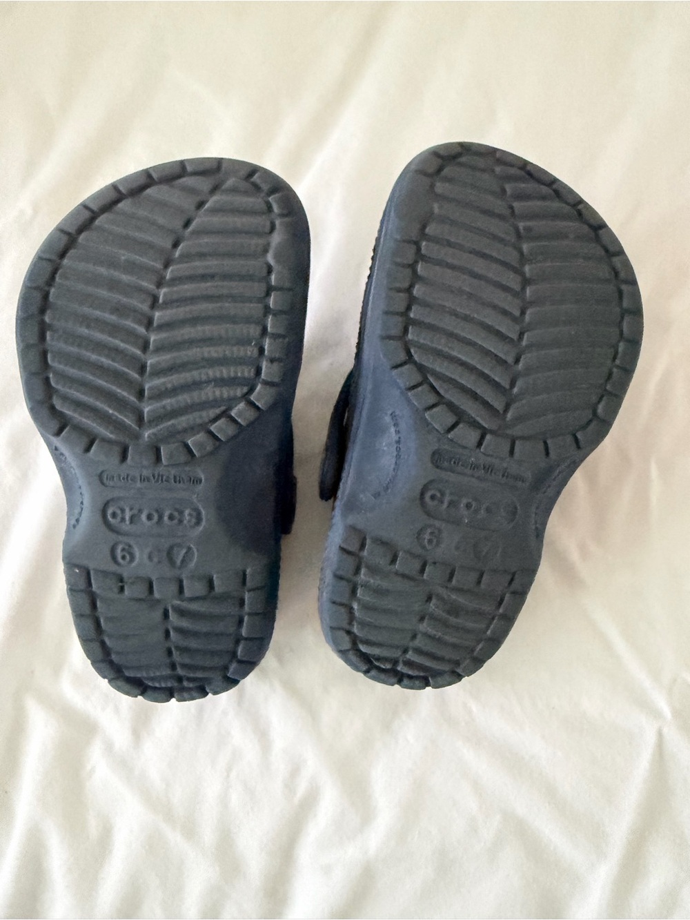 CROCS Kids Navy Blue Classic Clogs - Picture 2 of 7